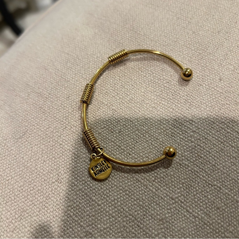 Kinsley Armelle Jessa Bracelet - Picture 6 of 8